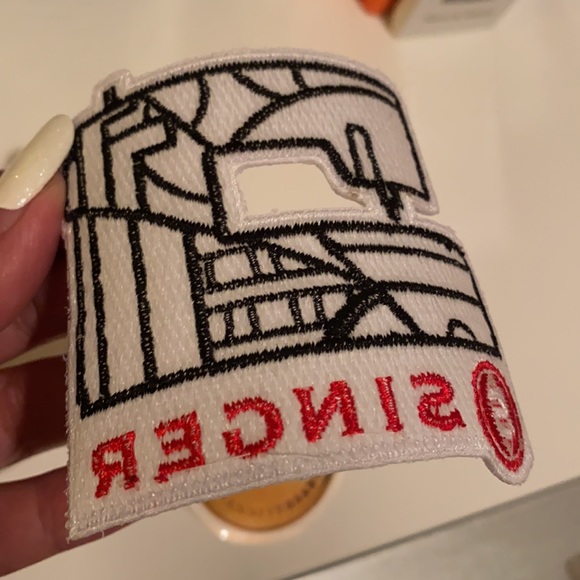 Singer sewing machine patch - Picture 2 of 3